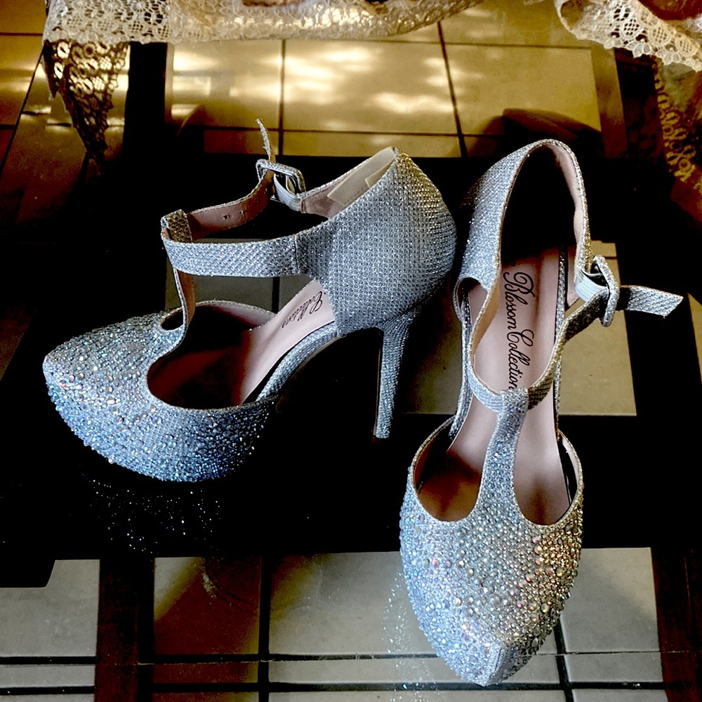 5.5 size high heel shoes ,very good condition!!
